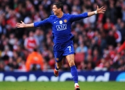 九游娱乐官方-赛道上的逆袭，汉密尔顿关键制胜，索伯力克哈斯背后的战术博弈