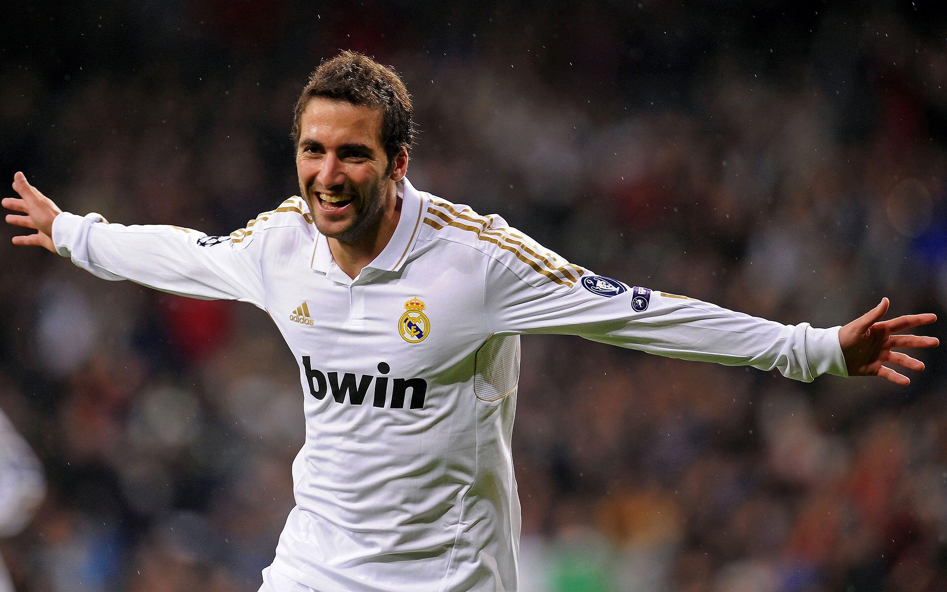 三笘薰的街道法则,F1之夜,他用足球写下教科书