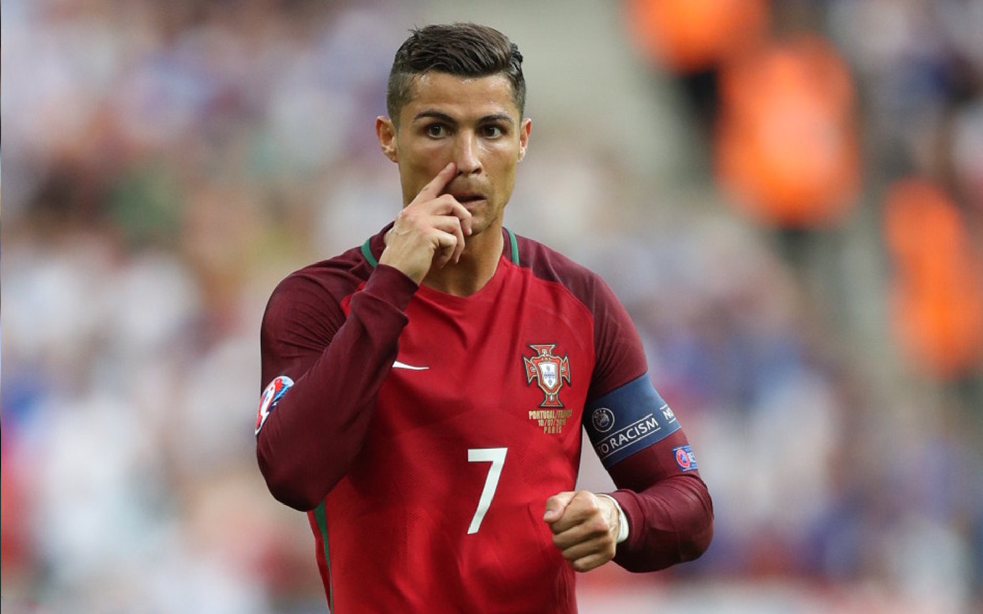 绿茵场与硬木地，德甲争冠焦点战与独行侠淘汰赛的胜利哲学