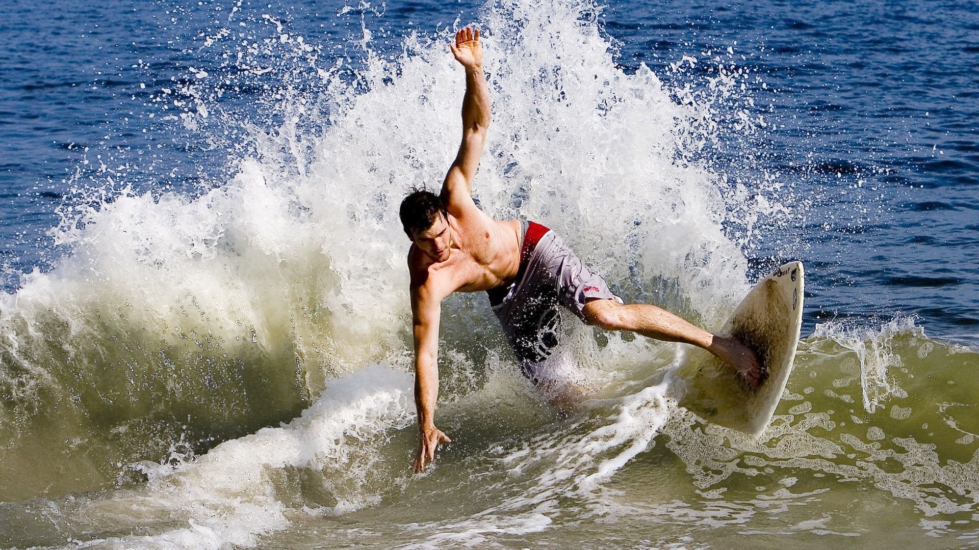 卡马文加统治全场无悬念,加拿大力克瑞典书写新篇